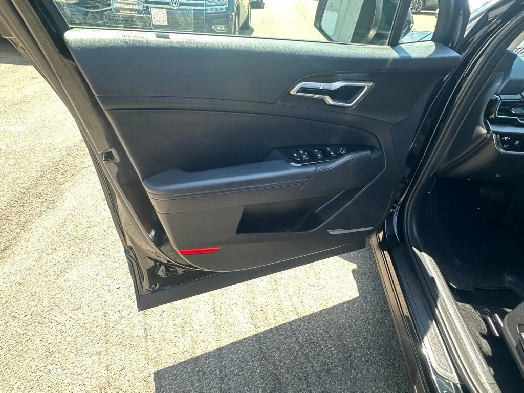 Used 2025 Black Kia EX image 8