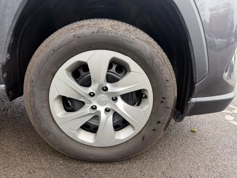 Used 2022 Gray Toyota LE image 10