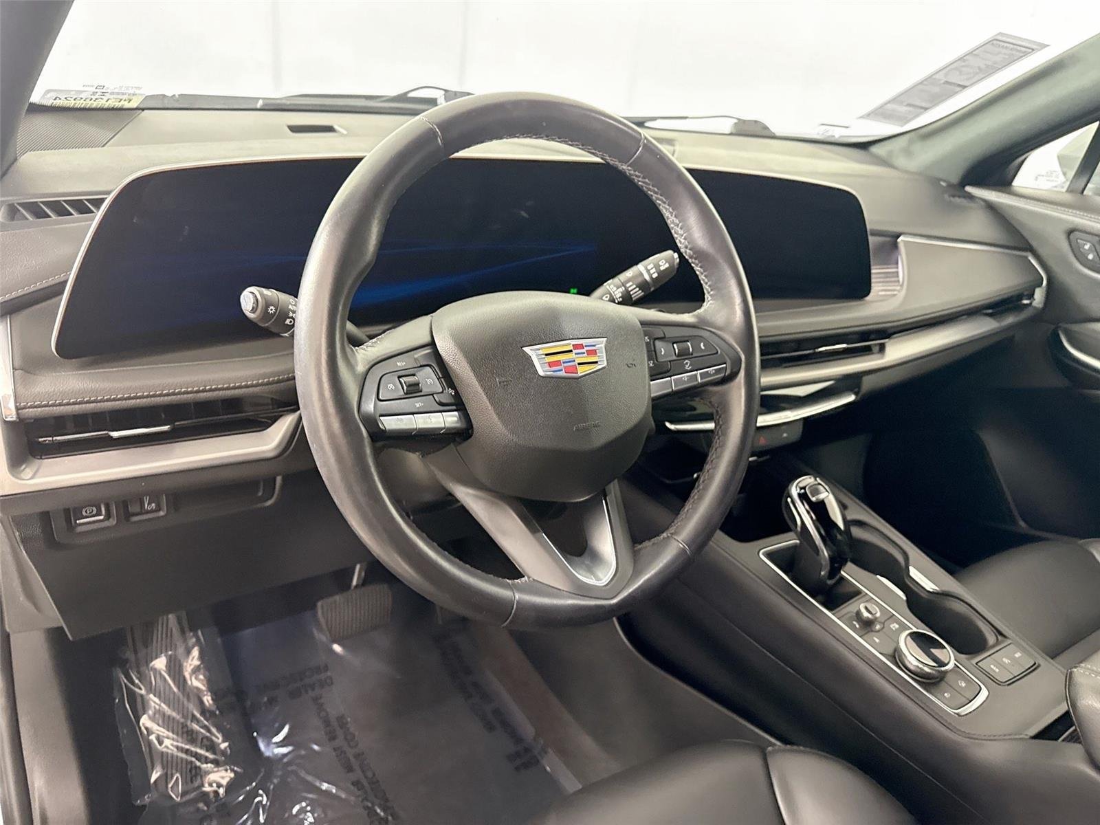 Used 2025 Argent Silver Metallic Cadillac FWD Premium Luxury image 4