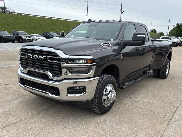 New 2026 Granite Crystal Metallic Clear-Coat Exterior Paint RAM Tradesman image 10