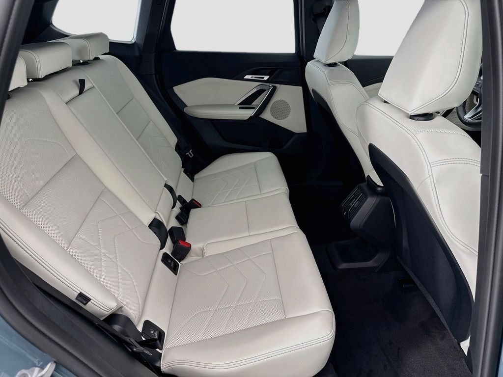 New 2026 Green Metallic BMW xDrive28i image 21