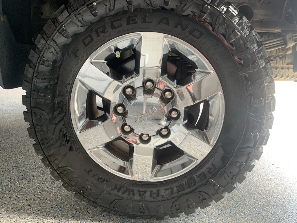 Used 2015 Summit White GMC SLE image 32