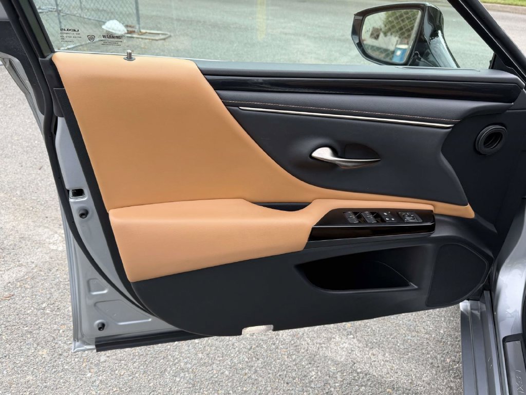 2023 Lexus ES 350 - Photo 14
