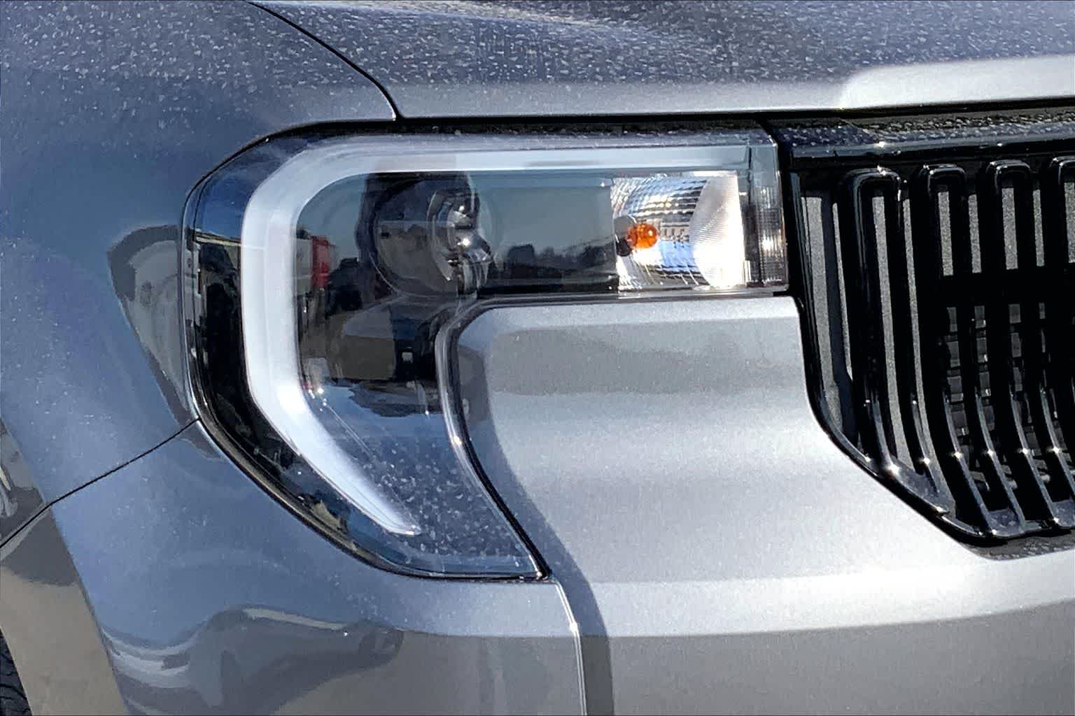 New 2026 Carbonized Gray Metallic Ford Lobo™ image 10