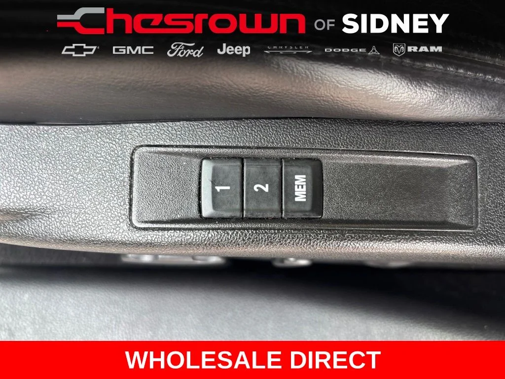 Used 2010 Silver Buick CXL image 23