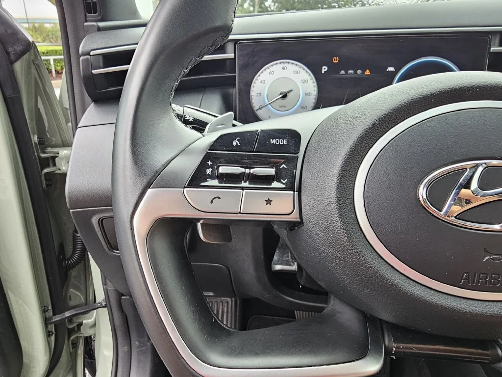 Used 2022 Green Hyundai SEL Premium image 26