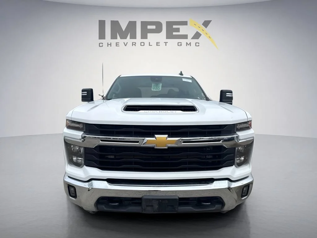 Used 2025 Summit White Chevrolet LT image 6