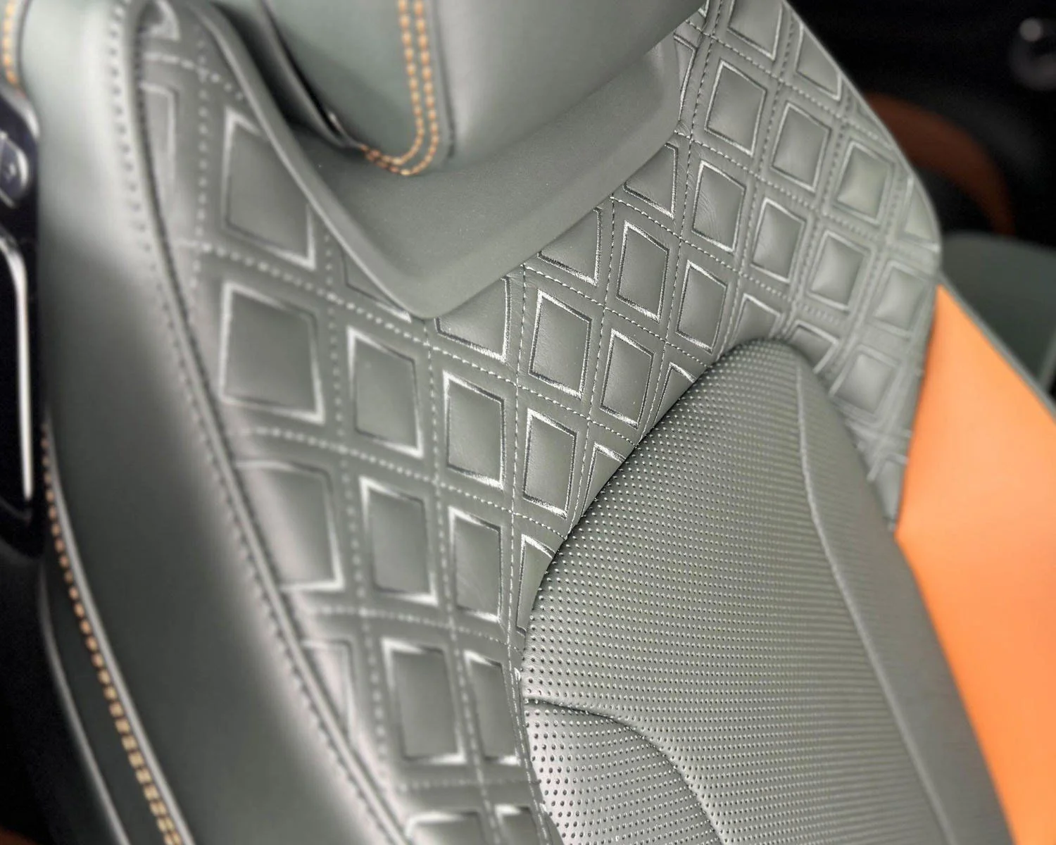 Used 2024 Green Bentley V8 S image 36