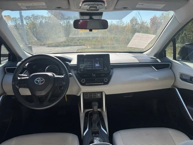 Used 2022  Toyota L image 16