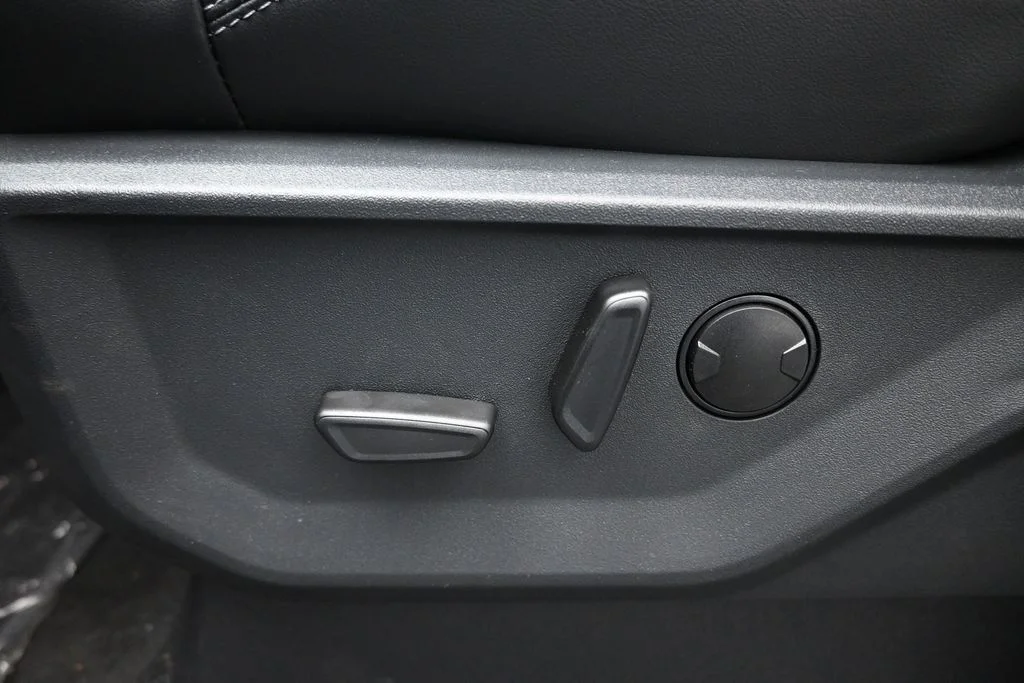 New 2026 Glacier Gray Metallic Tri-Coat Ford Platinum image 10