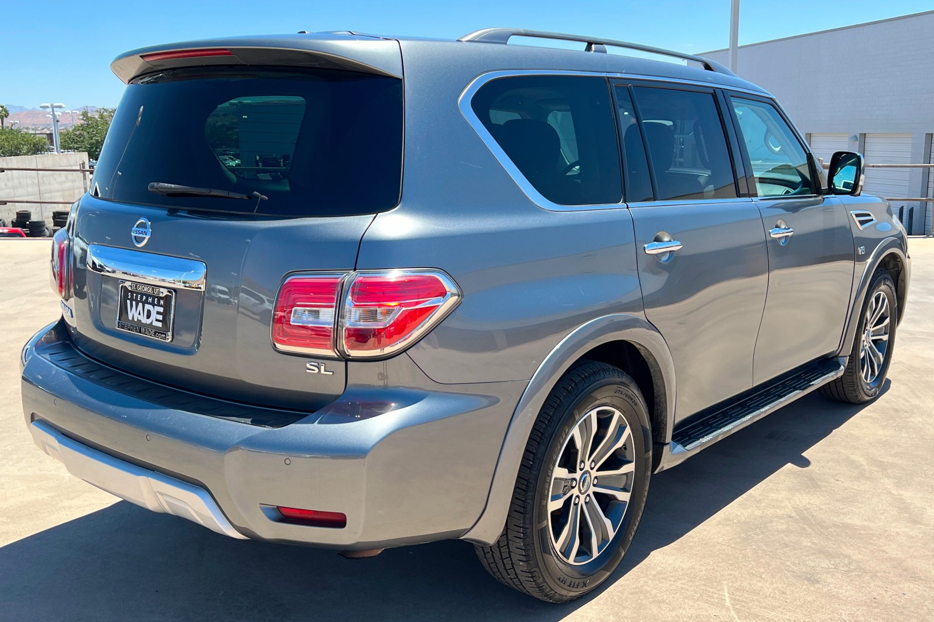 Used 2018 Gun Metallic Nissan SL image 6