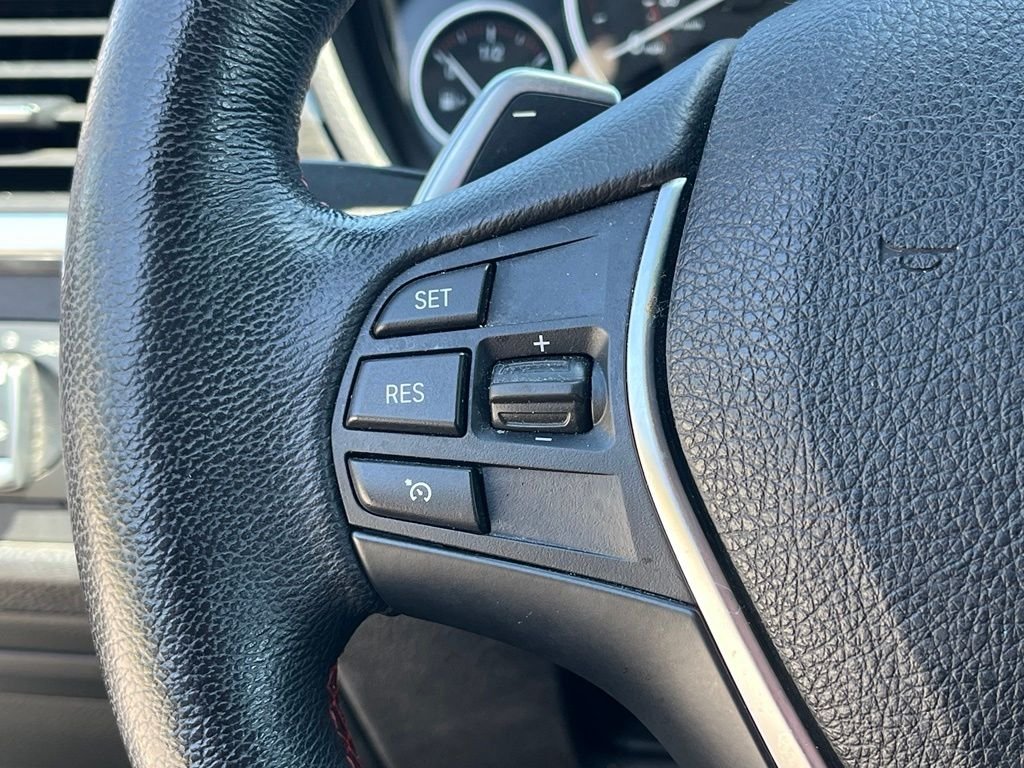 Used 2018 Mineral Grey Metallic BMW 330i xDrive image 32