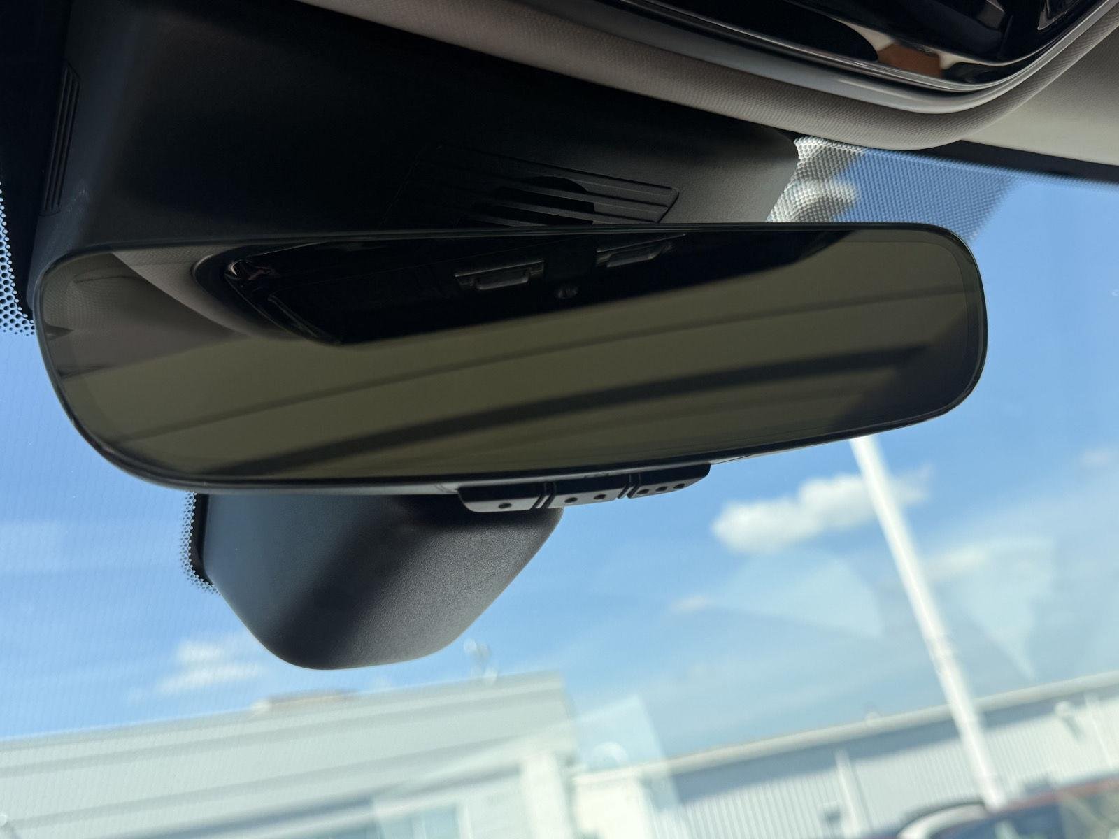 Used 2019 Byron Blue Metallic Land Rover HSE image 32