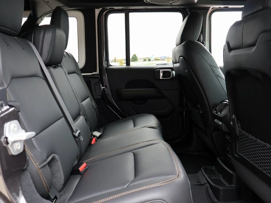 2026 Jeep Wrangler 4-Door Sahara - Photo 12