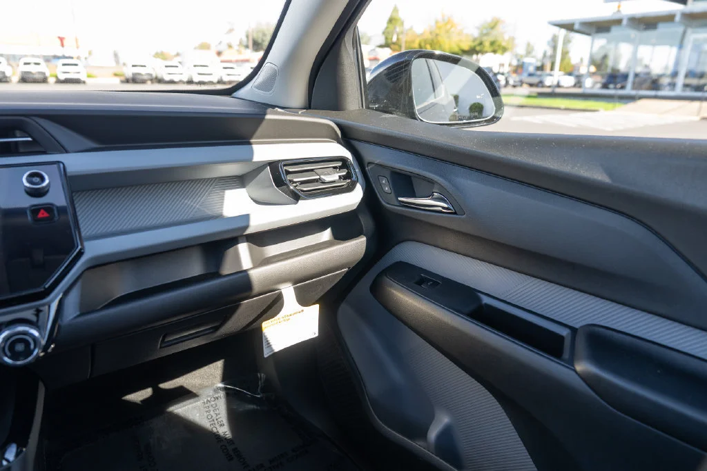 2027 Chevrolet Bolt RS - Photo 10