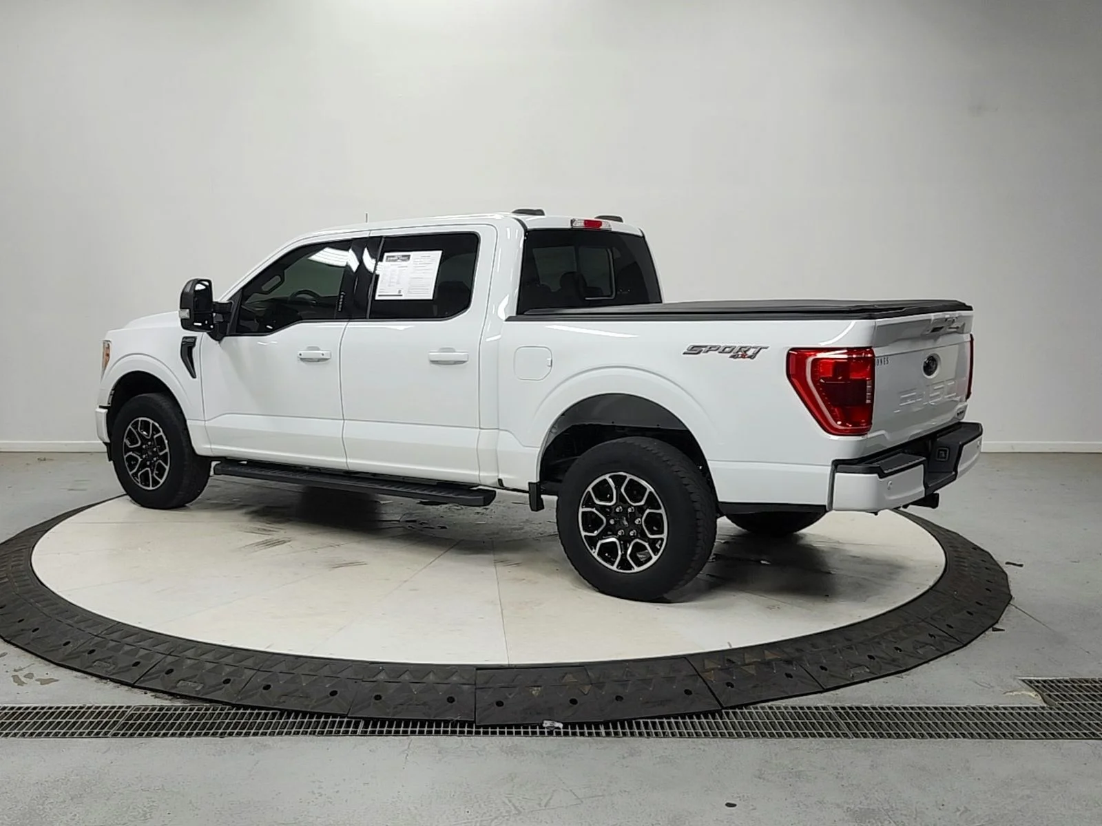 Used 2023 White Ford XLT image 6
