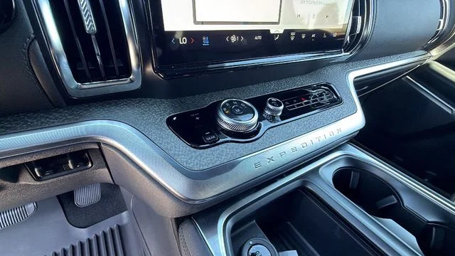New 2027 Marsh Gray Ford Tremor® image 26