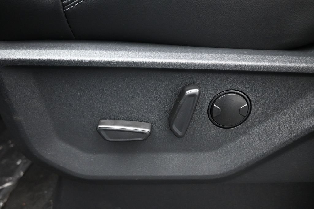 New 2026 Glacier Gray Metallic Tri-Coat Ford Platinum image 10