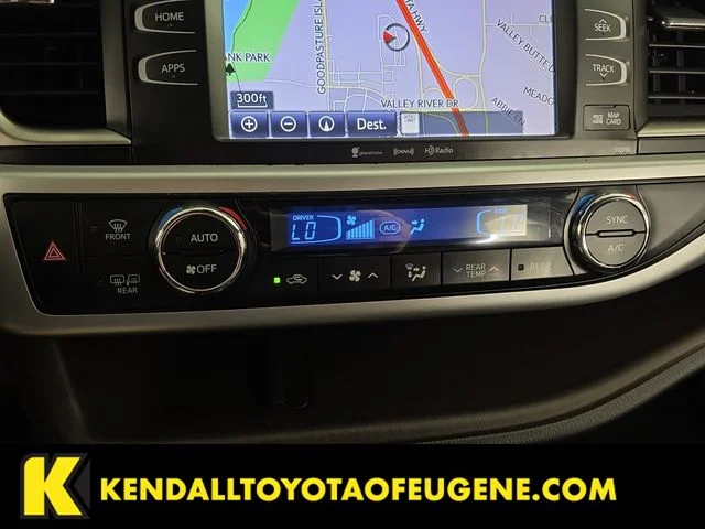 Used 2019 Silver Toyota XLE image 20