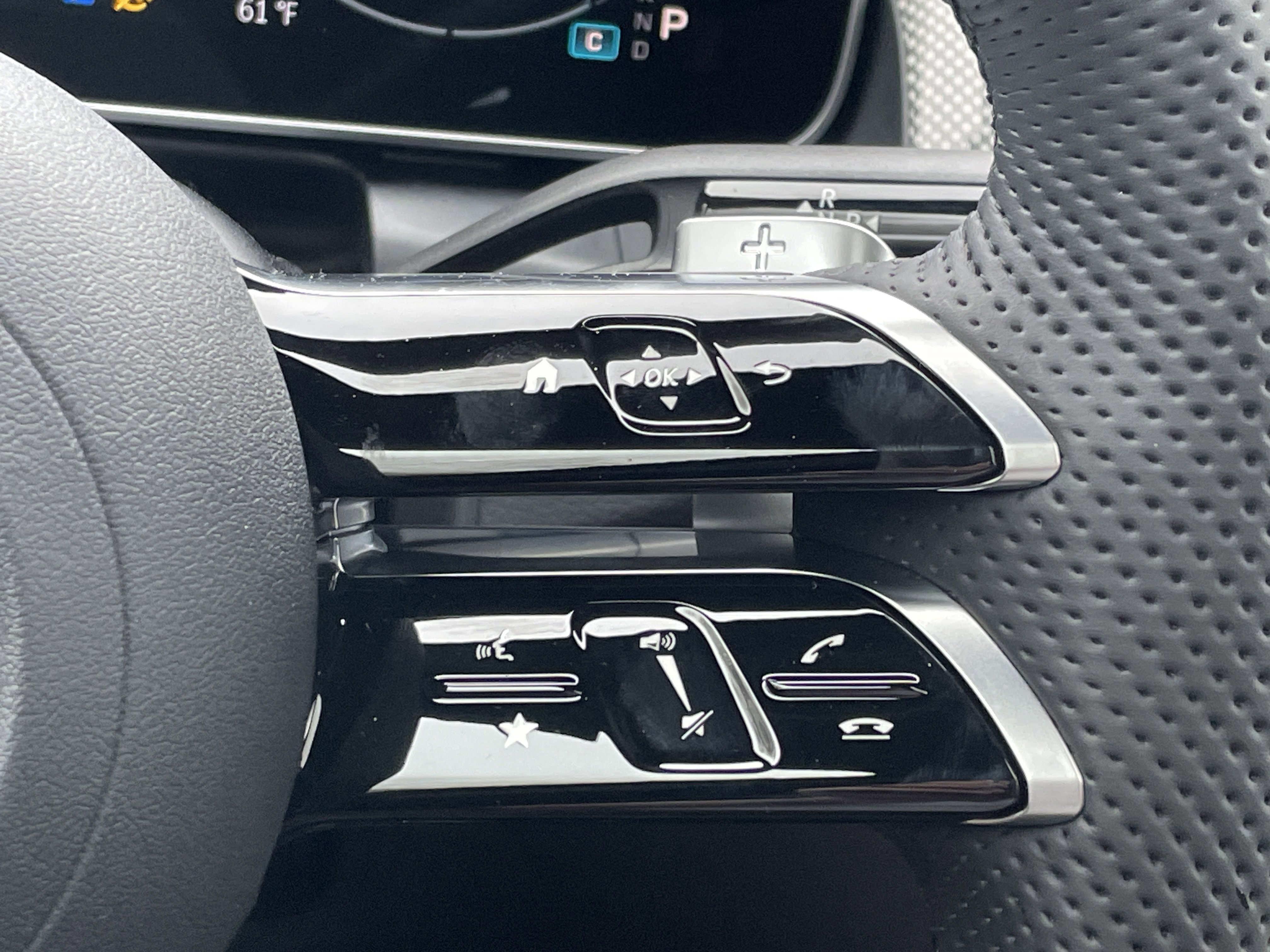 New 2026 Black Mercedes-Benz GLC 300 SUV image 27