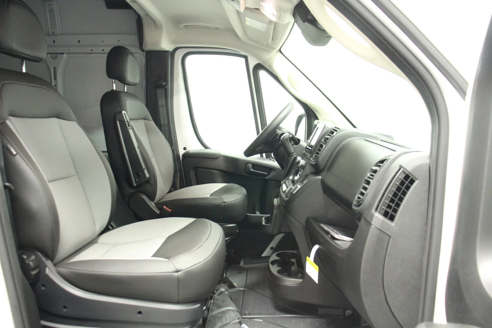 New 2025 Bright White Clearcoat RAM Tradesman image 15