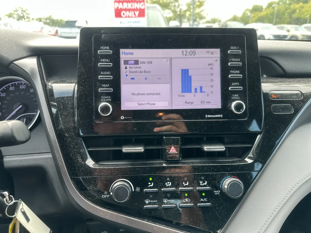 Used 2021 Silver Toyota LE image 6