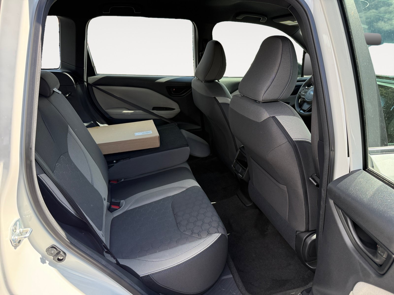 New 2026 CRYSTAL WHITE PEARL Subaru Standard Model image 18