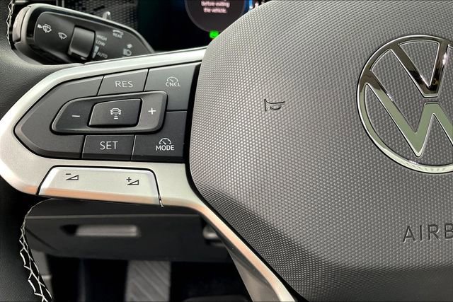 2025 Volkswagen Tiguan SE - Photo 19