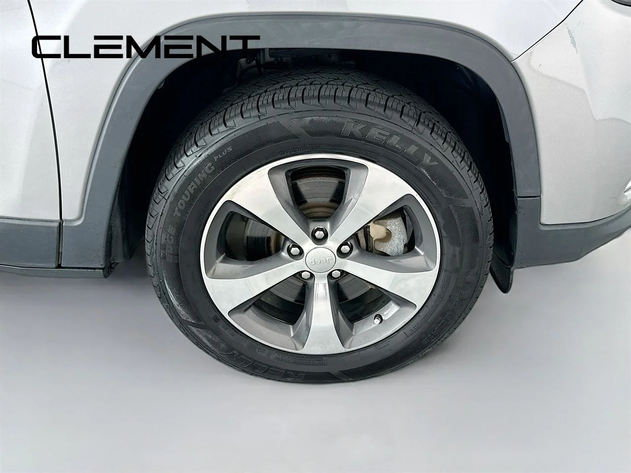Used 2020 Billet Silver Metallic Clearcoat Jeep Limited image 35