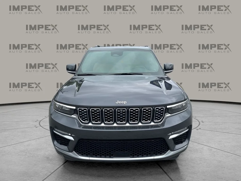 Used 2024 Gray Jeep Summit image 8