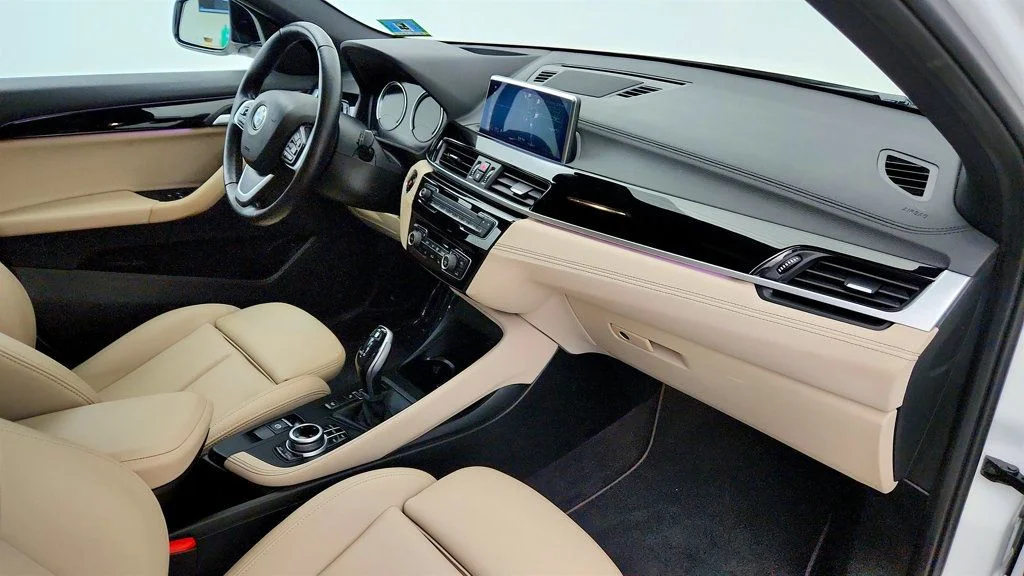 Used 2020 Alpine White BMW xDrive28i Sports Activity Coupe w/ Premium Package image 26