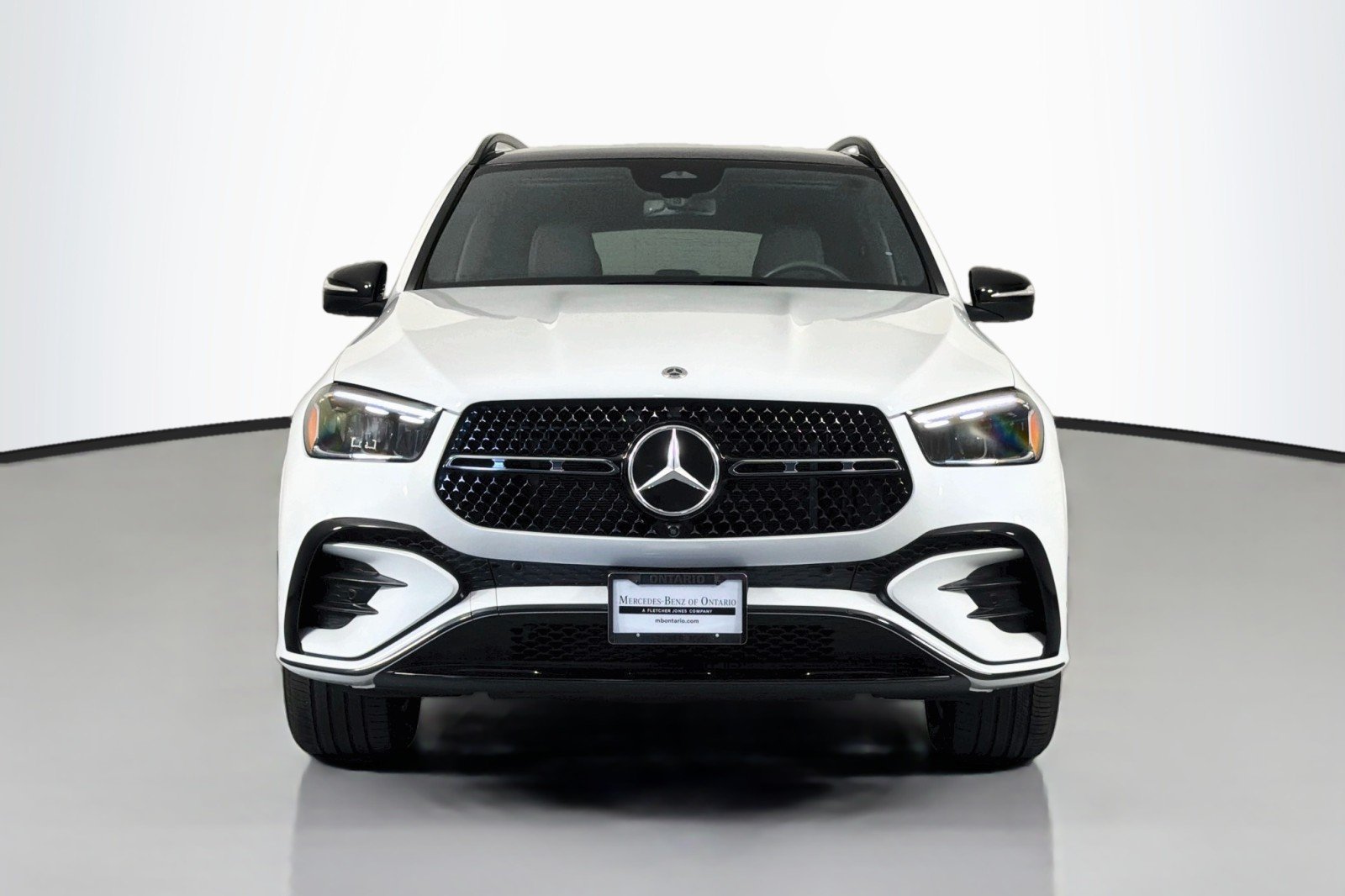 Certified Used 2025 MANUFAKTUR Moonlight White Metallic Mercedes-Benz 450 image 2