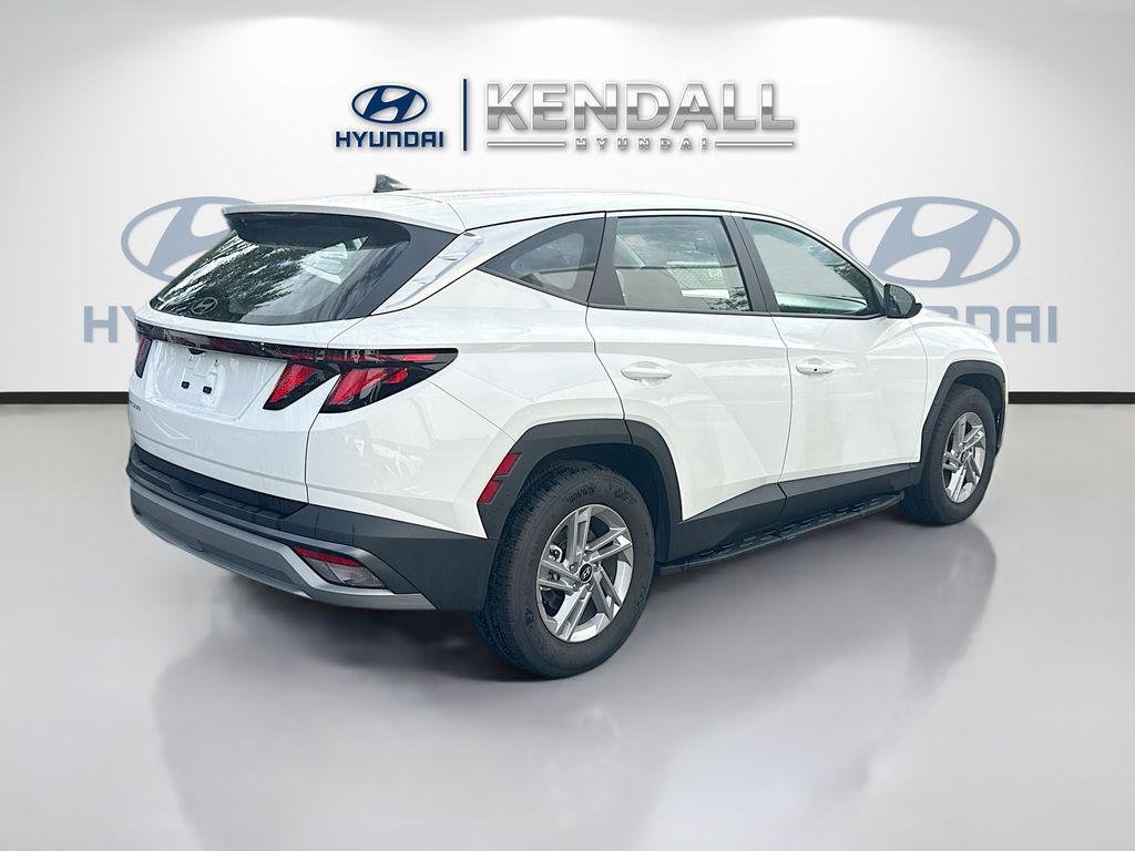2025 Hyundai Tucson SE - Photo 6