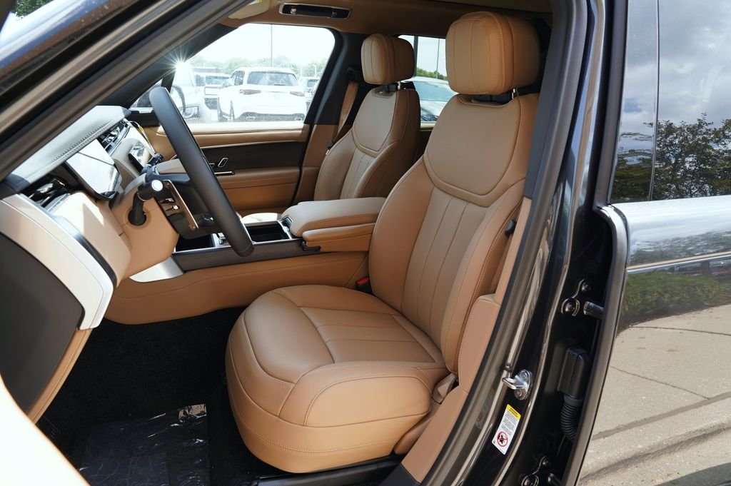 New 2026 Carpathian Grey Land Rover SE image 12