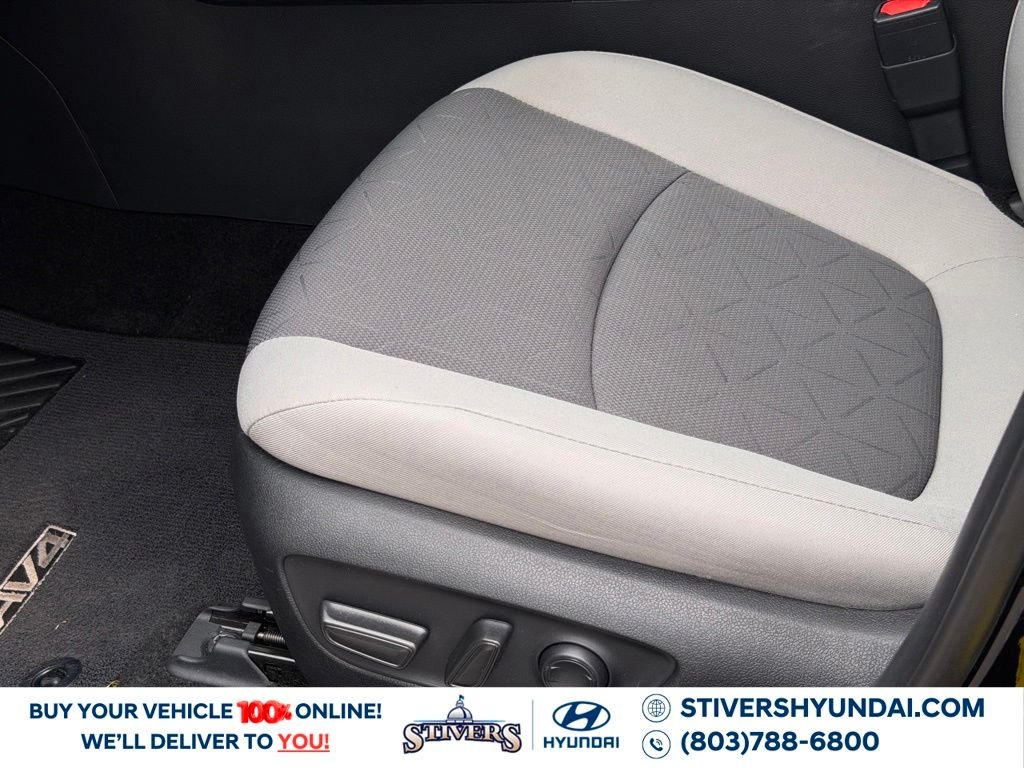 2021 Toyota RAV4 XLE - Photo 20