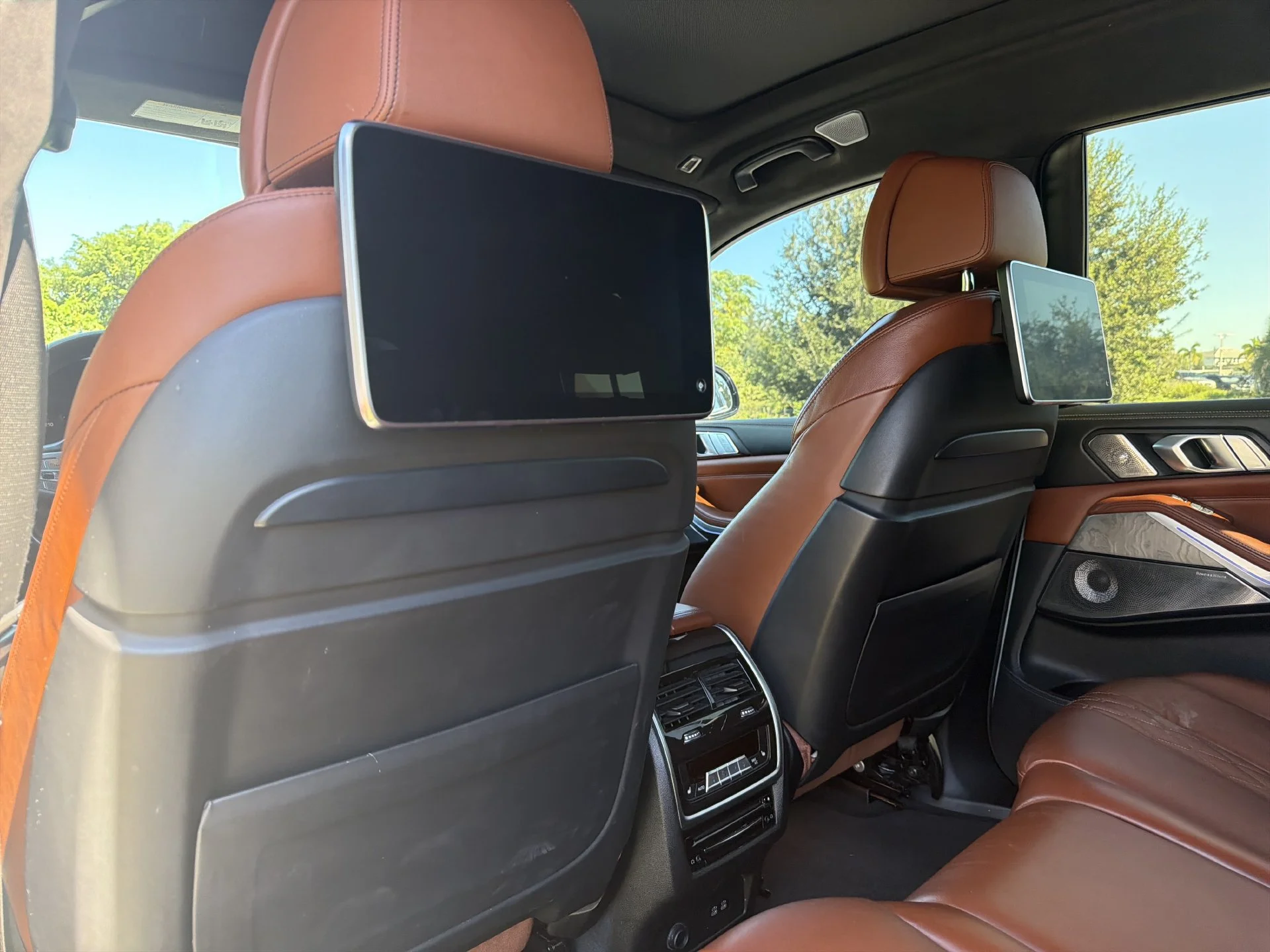 Used 2021 White BMW ALPINA XB7 image 21