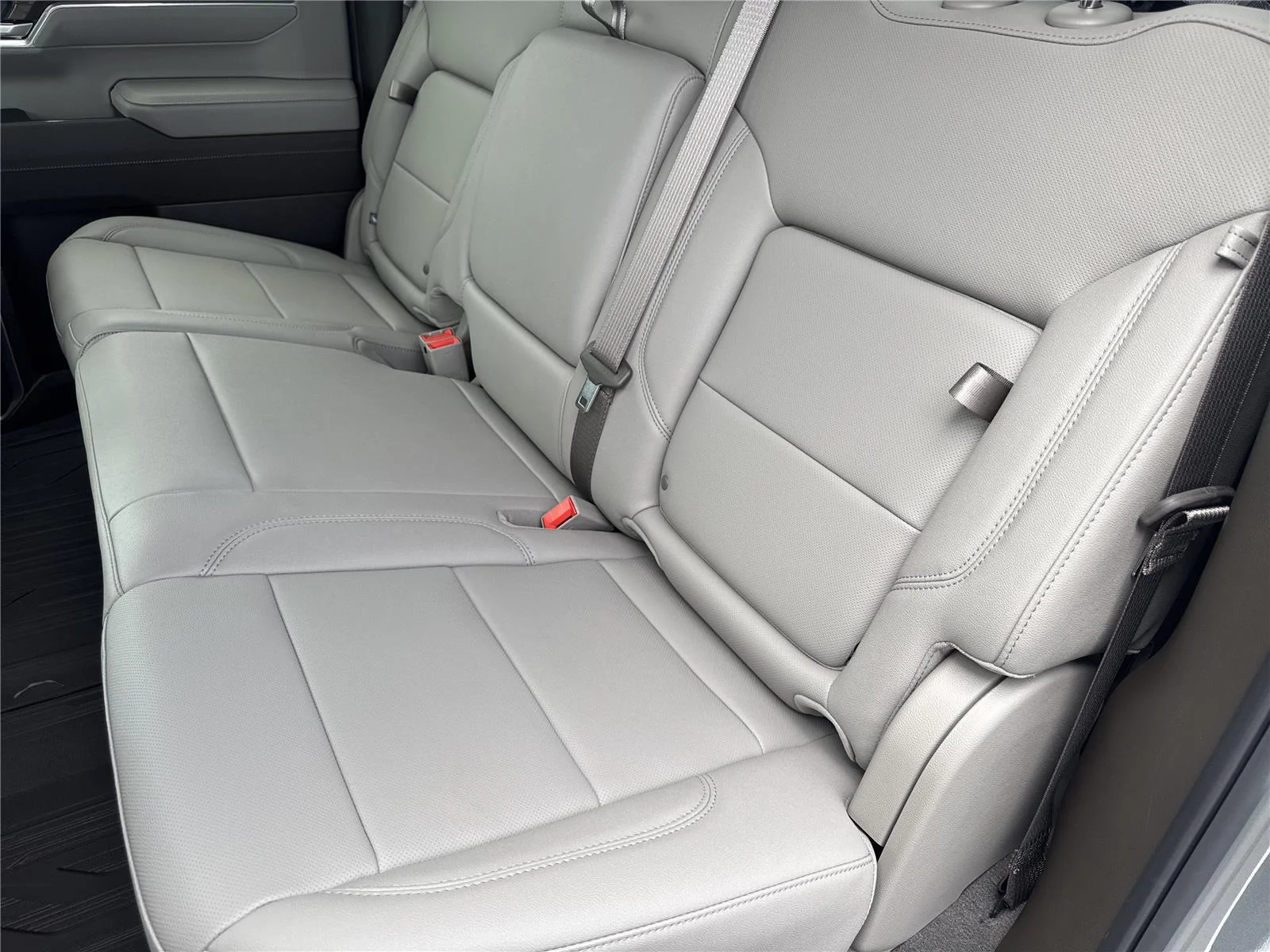 2026 GMC Sierra 1500 SLT - Photo 31