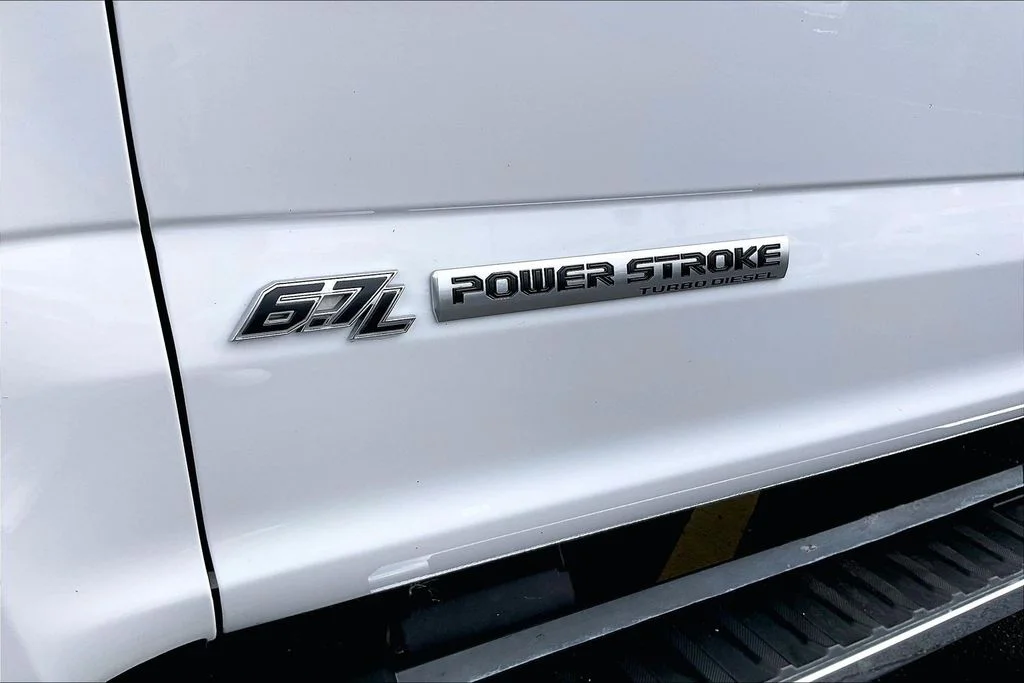 Used 2021 White Ford Lariat image 31
