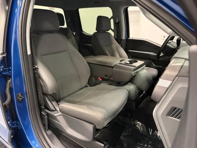 Used 2025 Blue Ford XLT image 26