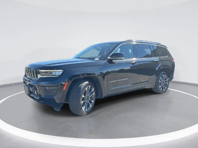 Used 2023 Black Jeep Overland image 1