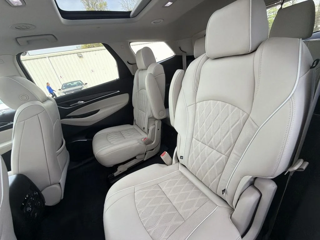 Used 2023 White Buick Avenir image 26