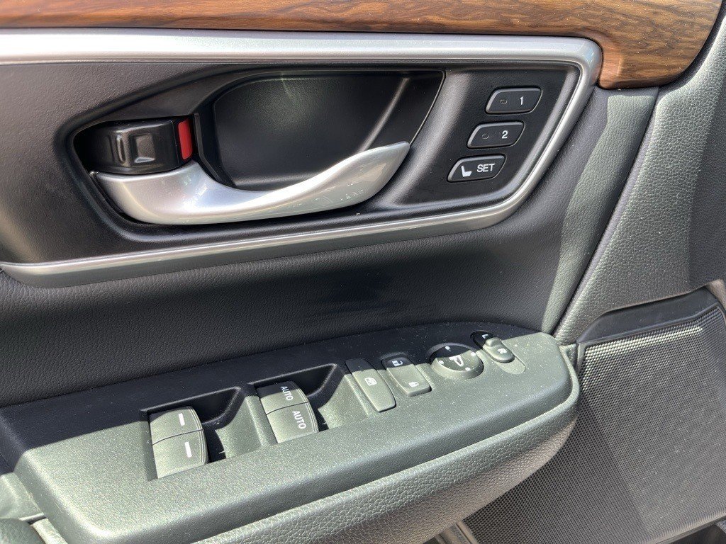 2022 Honda CR-V Touring - Photo 19