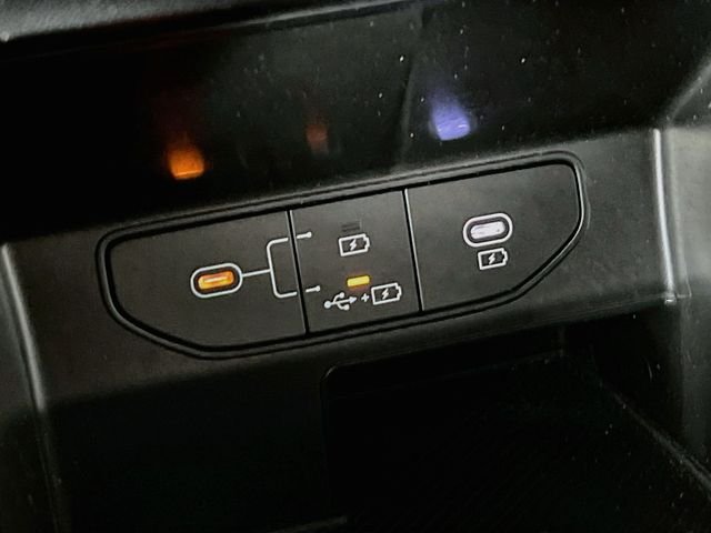 Used 2025  Kia LX image 20
