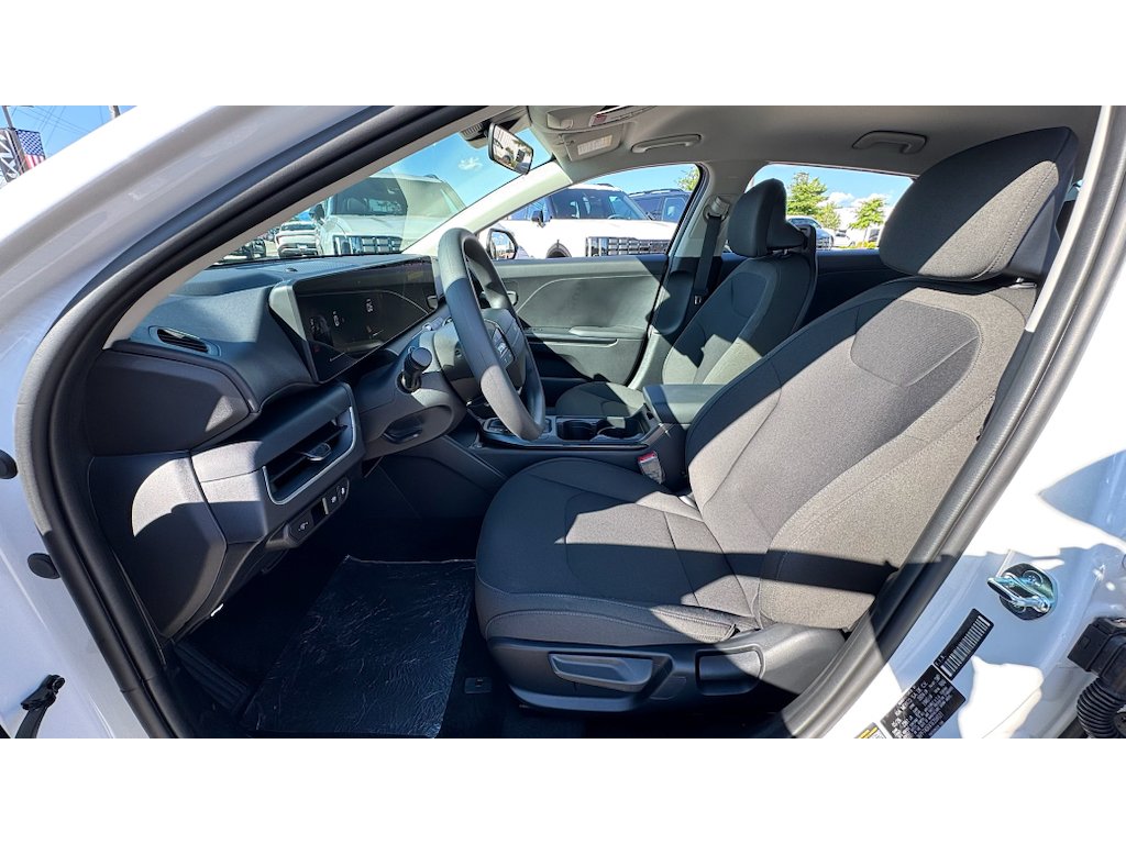 New 2026 Snow White Pearl Kia LX image 8