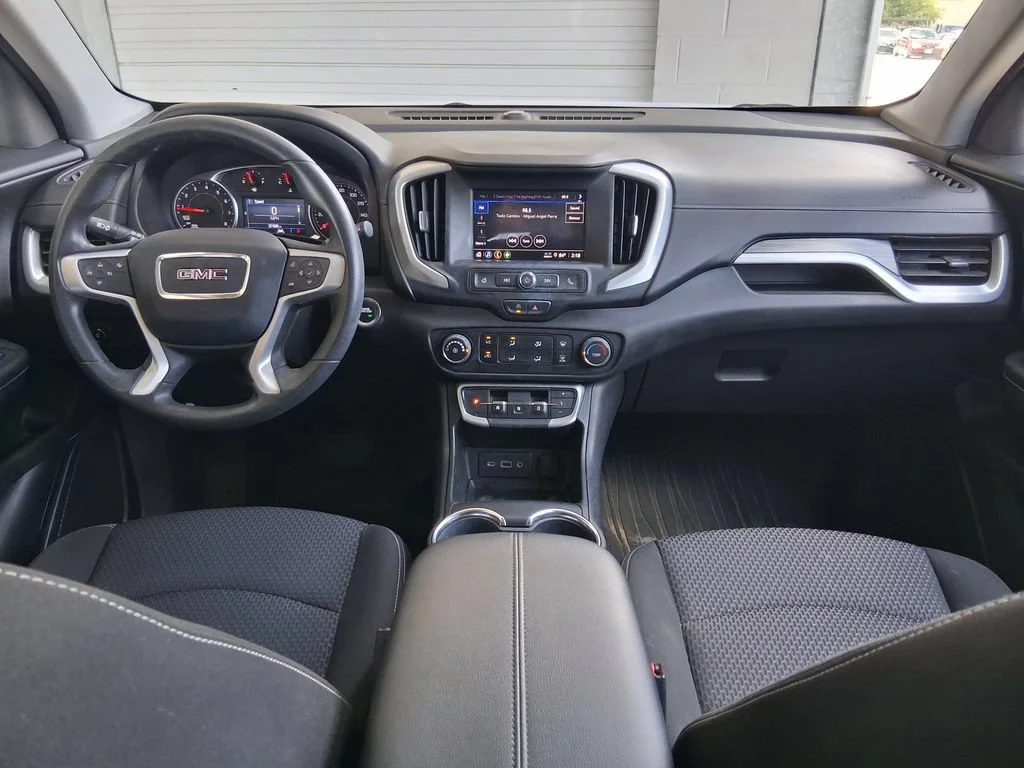 Used 2024 Summit White GMC SLE image 9