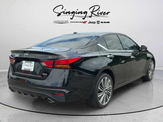 Used 2025 Black Nissan 2.5 SL image 7