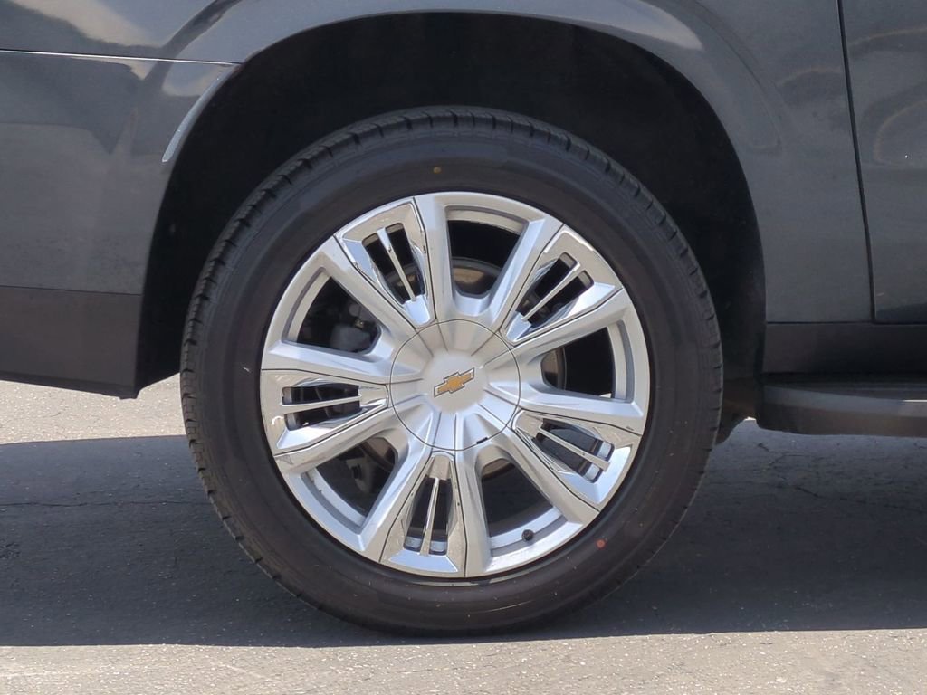 Used 2021 SHADOW GRAY METALLIC Chevrolet High Country image 38
