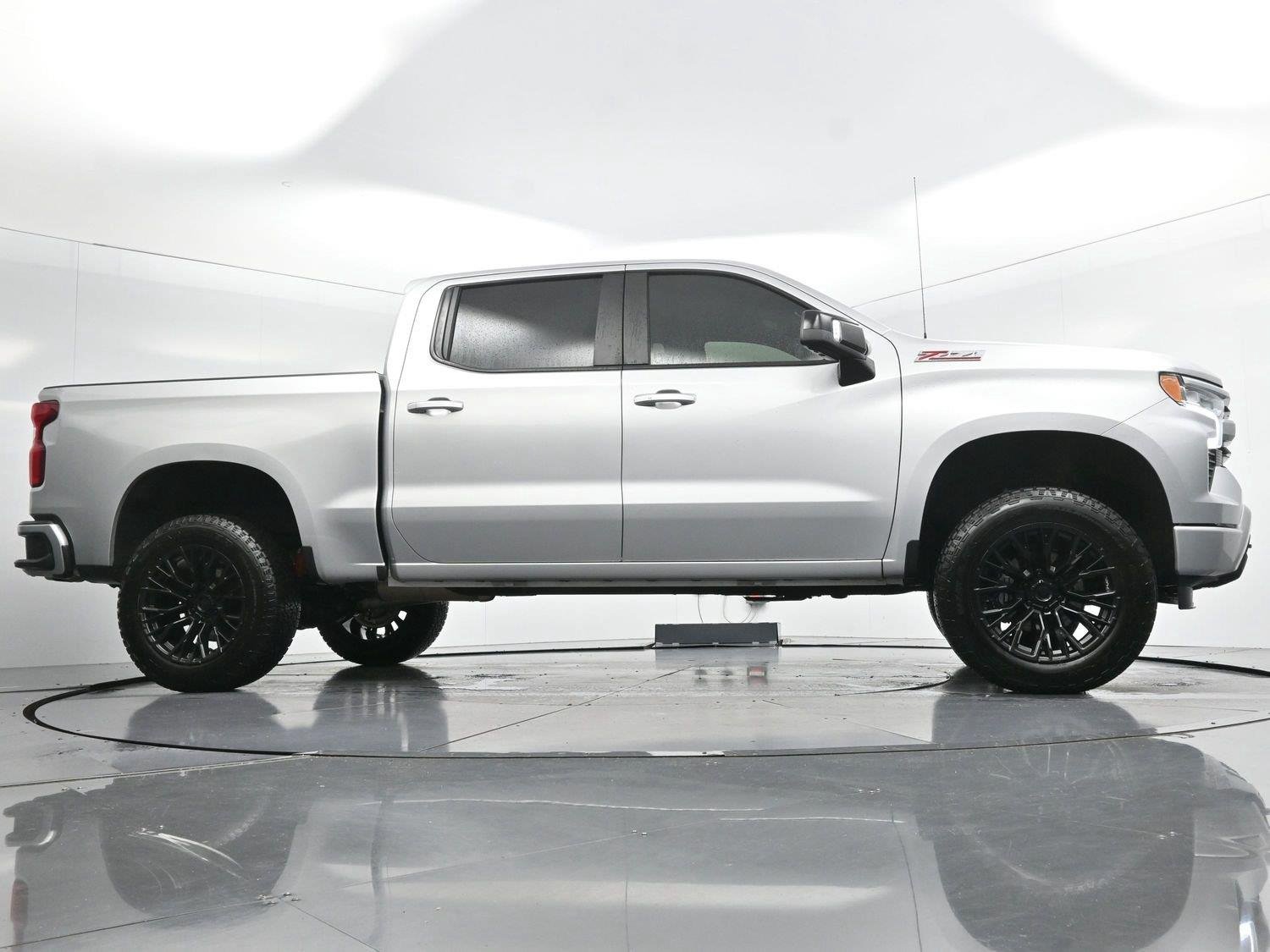 Used 2022 Silver Ice Metallic Chevrolet RST image 50