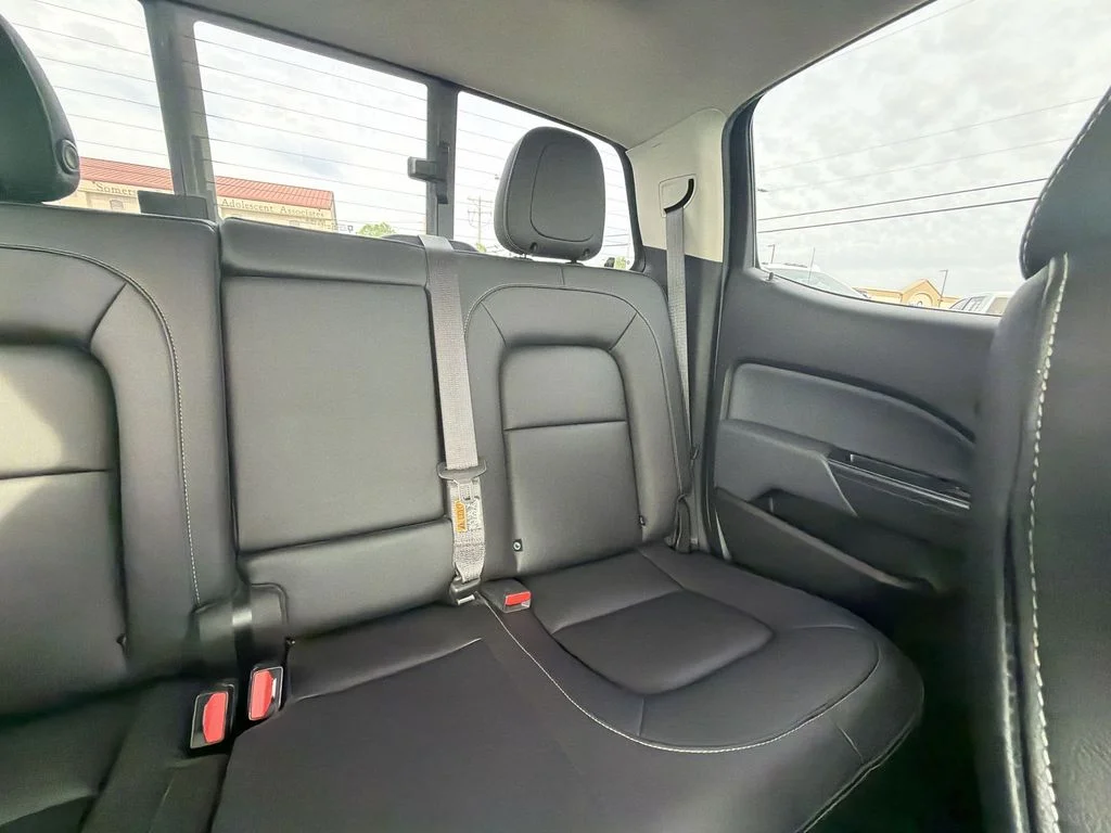Used 2022 Gray Chevrolet Z71 image 14