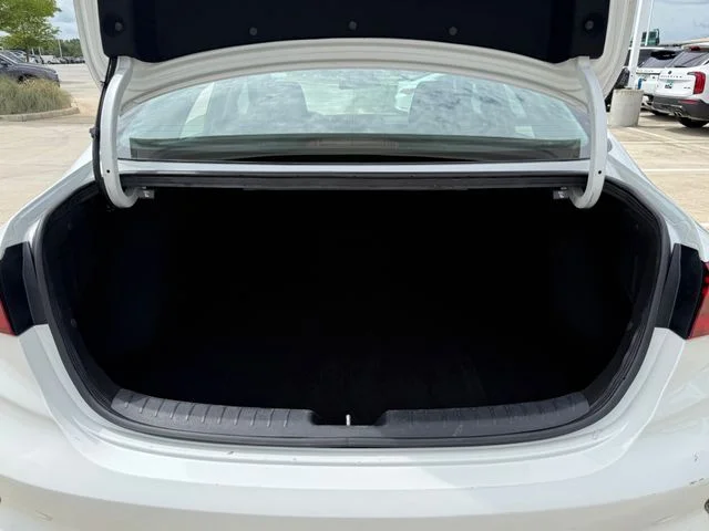 Used 2023 White Kia LXS image 25